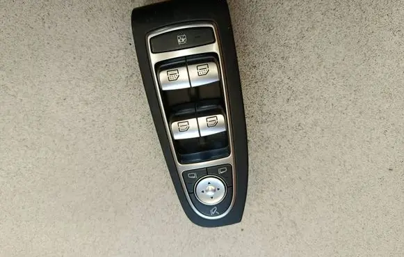 Mercedes-Benz S W222 Electric window control switch A2227200189 17T261Q003 1166879X