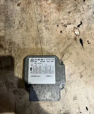 Volkswagen Touran I Airbag control unit/module 1T0909605C 5wk43518 0038bd0j9cla
