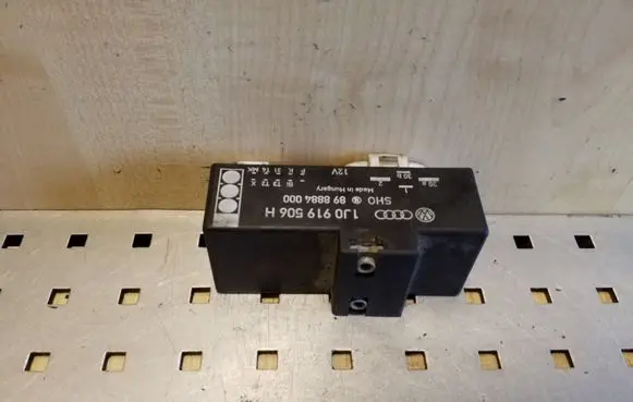Audi A3 S3 8L Coolant fan relay 1J0919506H 898884000