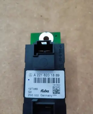 Mercedes-Benz S W221 Aerial antenna amplifier A2218201889