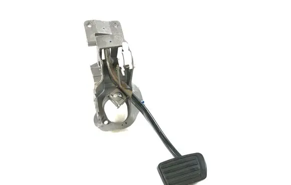 Chevrolet Camaro Brake pedal 84063727 13597423