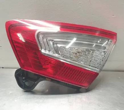 Tailgate rear/tail lights