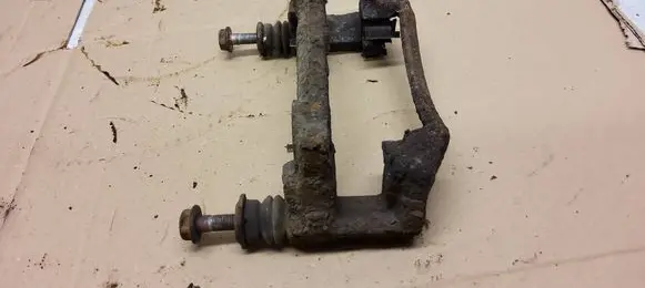 Toyota Aygo AB10 Front Brake Caliper Pad/Carrier 