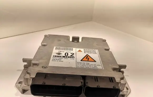 Nissan X-Trail T30 Engine control unit/module EQ44B