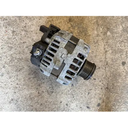 Mercedes-Benz A W176 Generator/alternator A0009063822