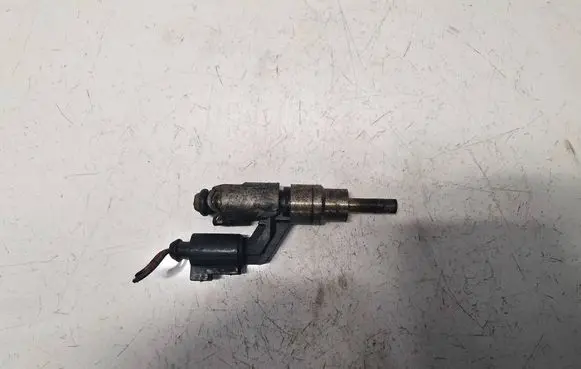 Volkswagen Golf V Fuel injector 03C906036A