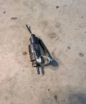 Audi Q7 4L Windscreen/windshield washer pump 1T0955651A