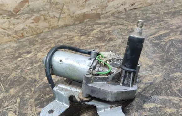 Nissan Terrano Rear window wiper motor