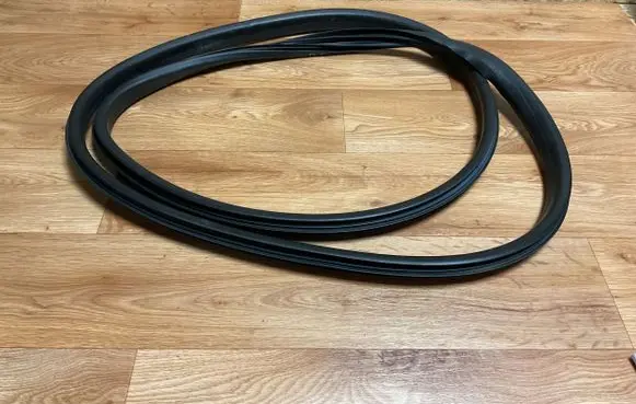 Renault Megane III Rubber seal front door (on door) 