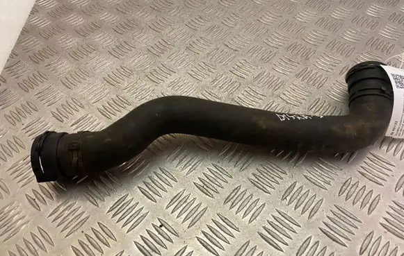 Land Rover Discovery 5 Engine coolant pipe/hose FPLA8D033CA