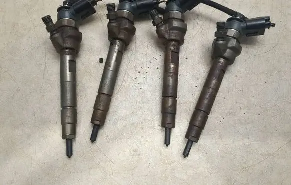 BMW 1 E82 E88 Fuel injectors set 0445110289