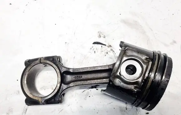 KIA Carnival Piston with connecting rod