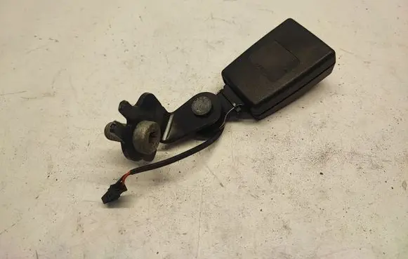 Mini Clubman F54 Rear seatbelt buckle 7362069 736206904