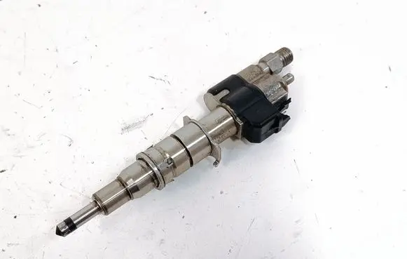 BMW 7 F01 F02 F03 F04 Fuel injector 7585261 10181010