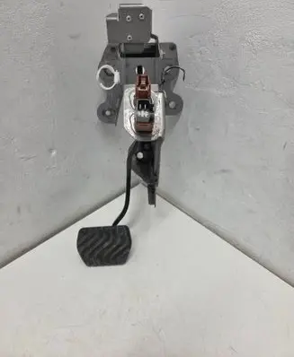 Nissan X-Trail T32 Brake pedal KHV102A00060