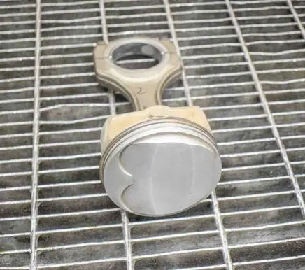 BMW 5 E60 E61 Piston 7840918 7838623