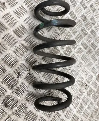 Toyota Avensis T270 Rear coil spring