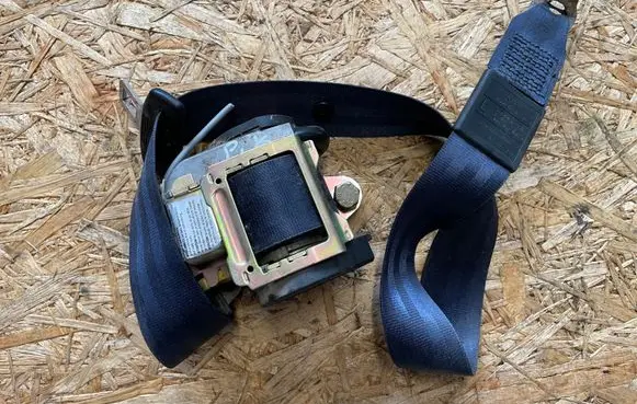 Audi A6 S6 C5 4B Front seatbelt 4B0857705A