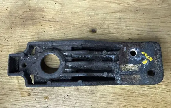 Opel Insignia A Radiator support slam panel bracket 23120322