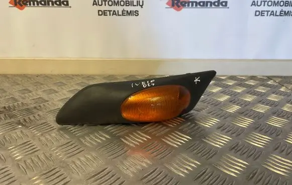 Iveco Daily 35 - 40.10 Front fender indicator light 500322578