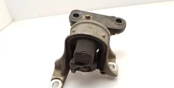 Honda CR-V Engine mount bracket 52SWY 50SWY