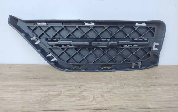 BMW X1 E84 Front fog light trim/grill 51117303757