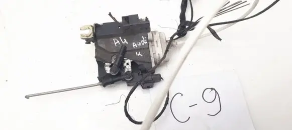 Audi A4 S4 B5 8D Front door lock 8D1837015E