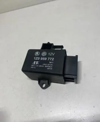 Skoda Octavia Mk2 (1Z) Seat heating relay 1Z0959772