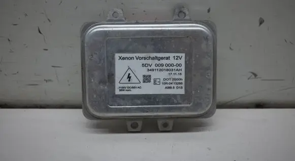 Volkswagen Tiguan Headlight ballast module Xenon 5DV009000