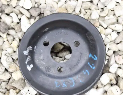 BMW 5 E39 Power steering pump pulley 2243683