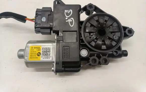 KIA Niro Front door window regulator motor 82460AT100