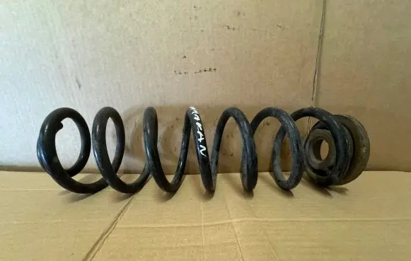 Volkswagen Golf VI Rear coil spring