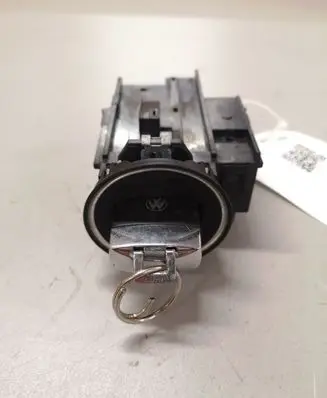 Volkswagen PASSAT B6 Ignition lock 3C0905843M