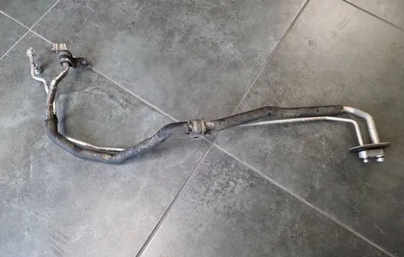 Air conditioning (A/C) pipe/hose