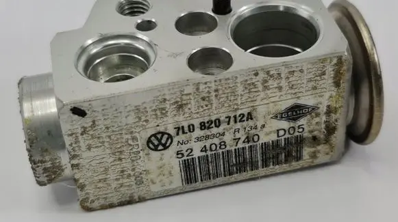 Porsche Cayenne (9PA) Air conditioning (A/C) expansion valve 7L0820712A