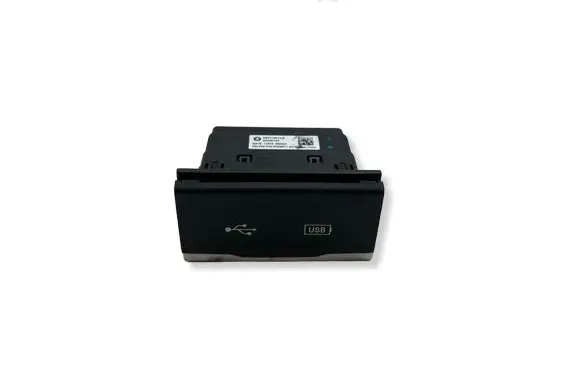 Jeep Cherokee USB socket connector 68271567AB