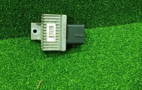 Renault Master III Glow plug pre-heat relay 110678071R PDR812 12951D