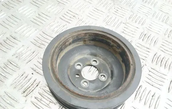 Volkswagen PASSAT B6 Crankshaft pulley 03G105243