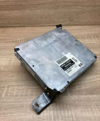 Toyota Avensis T250 Engine control unit/module ECU 8966105690 MB1758006325