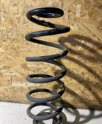 Volkswagen Golf VI Rear coil spring