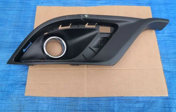 Dodge Durango Front bumper lower grill 05113678AC