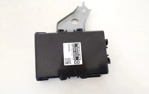 Toyota Avensis T270 Other control units/modules 8969005040 89690-05040