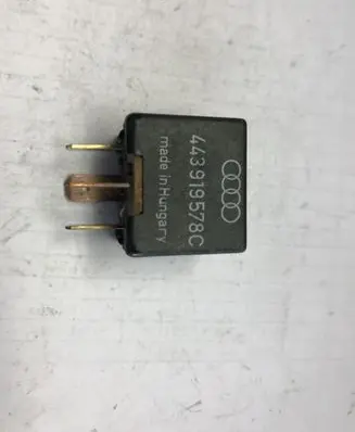 Volkswagen PASSAT B5 Other relay 443919578C 267