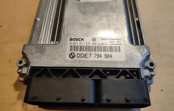 BMW 7 E65 E66 Engine control unit/module 7794904 0281011231
