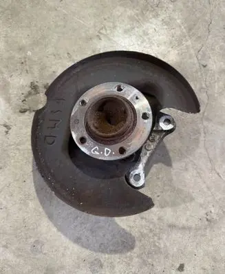 Rear wheel hub