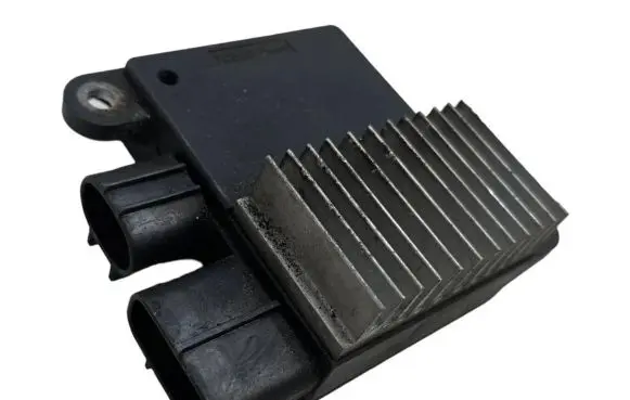 Lexus RX 450H Coolant fan relay 4993003280 8925726020
