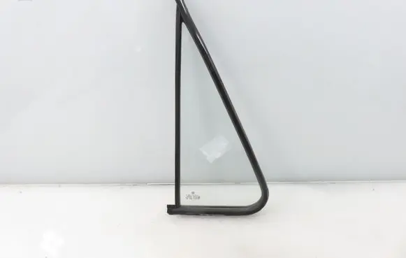 Volkswagen I LT Front triangle window/glass 