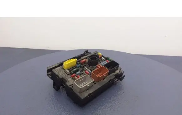 Peugeot Partner Fuse box set 9664706280