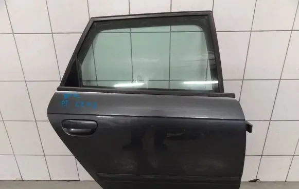 Audi A3 S3 8P Rear door