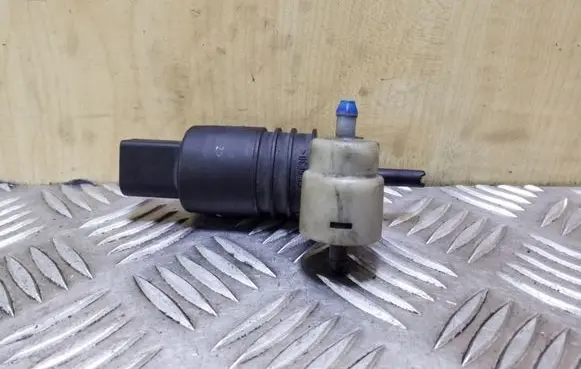 Skoda Octavia Mk1 (1U) Windscreen/windshield washer pump